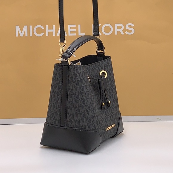 MICHAEL KORS MERCER Small Logo Bucket crossbody Bag Black signature color - Picture 6 of 16